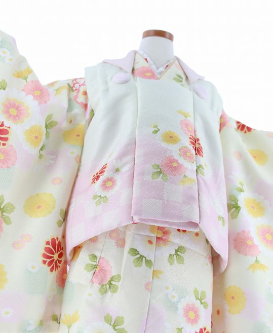 七五三 3歳女の子用被布[古典柄](被布)クリーム(着物)クリームに菊柄No.113V